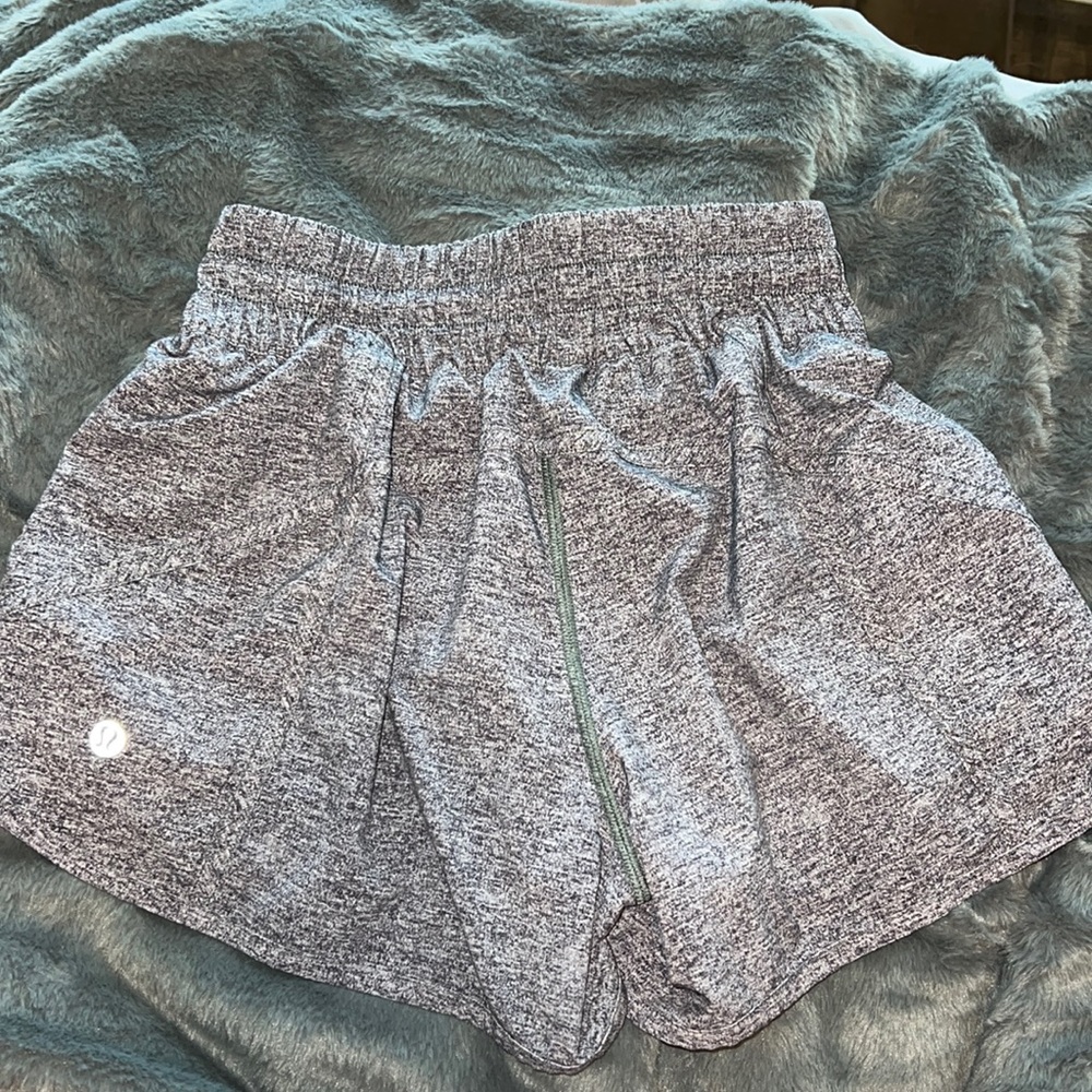 lululemon tracker shorts 4”